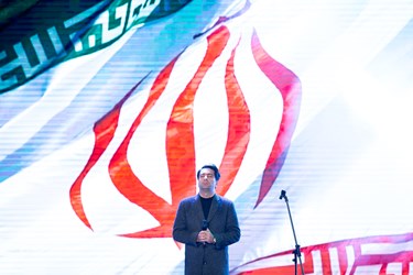اجرای موسیقی توسط محمد معتمدی   در مراسم اختتامیه چهلمین جشنواره فیلم فجر