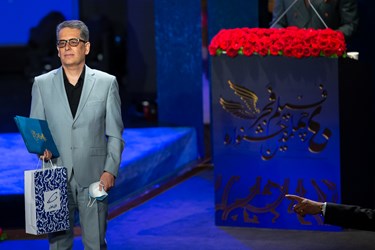 بهزاد عبدی برنده دیپلم افتخار موسیقی متن برای فیلم «علف زار» در مراسم اختتامیه چهلمین جشنواره فیلم فجر