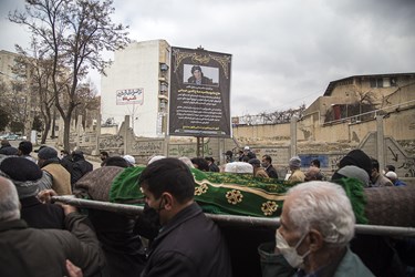  تشییع و تدفین پیکر ماموستا «حسامی» در سنندج /تپه شیخ محمدباقر 