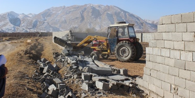 ادامه تخریب ویلاهای غیرمجاز در حریم رودخانه زاینده‌رود