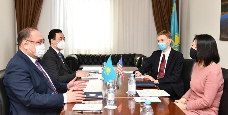 توسعه روابط محور رایزنی مقامات قزاقستان و کاردار سفارت آمریکا