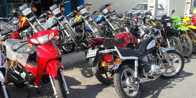 کشف بیش از ۴ هزار قطعه لوازم یدکی موتورسیکلت قاچاق در بوشهر