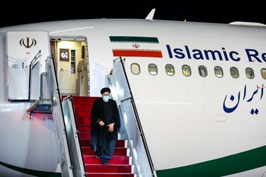 خروج رئیس جمهور از هواپیما