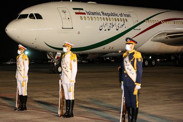  یگان تشریفات ارتش برای مراسم استقبال از رئیس جمهور در بازگشت از قطر