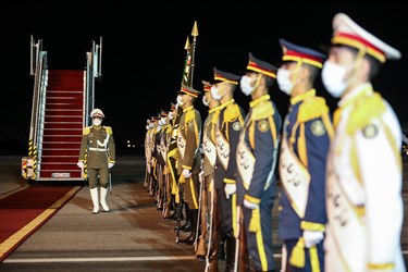 آمادگی یگان تشریفات ارتش برای مراسم استقبال از رئیس جمهور در بازگشت از قطر