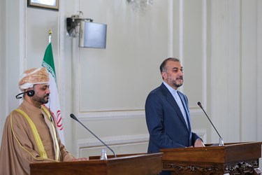 نشست خبری  وزرای خارجه ایران و عمان