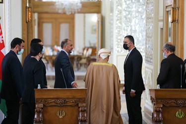 پایان نشست خبری  وزرای خارجه ایران و عمان