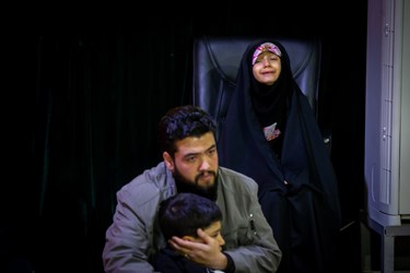 فرزند شهید مدافع حرم محمد جواد رستمی در مراسم وداع در معراج شهدای تهران