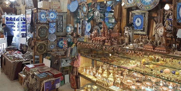 رونق صنایع دستی فارس در بازارهای جهانی منوط به ایجاد هلدینگ‌ها است/خانه‌های خلاق در فارس رونق‌ می‌گیرد