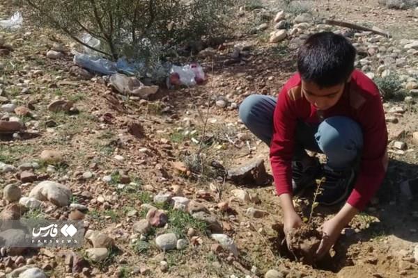 استقبال اهالی روستای دره تفی مریوان از بازگشت «لک لک ها»/ آموزش برای اطفای حریق در «پارک ملی بمو» 9