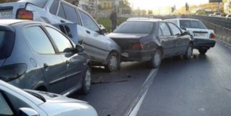 تصادف زنجیره‌ای ۳۶ خودرو روی پل کن/ آمار مصدومان