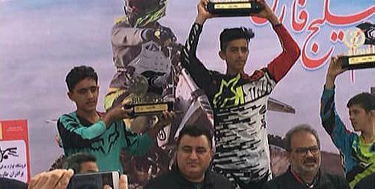 نوجوان سرایانی قهرمان سال موتور‌کراس ایران شد