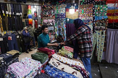 عدم استفاده از ماسک برخی افراد در بازار بزرگ تهران 