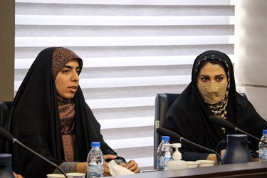 خبرنگاران خبرگزاری فارس در خوزستان از سمت راست: خانم ها سمیرا نعیمی و حنان سالمی 