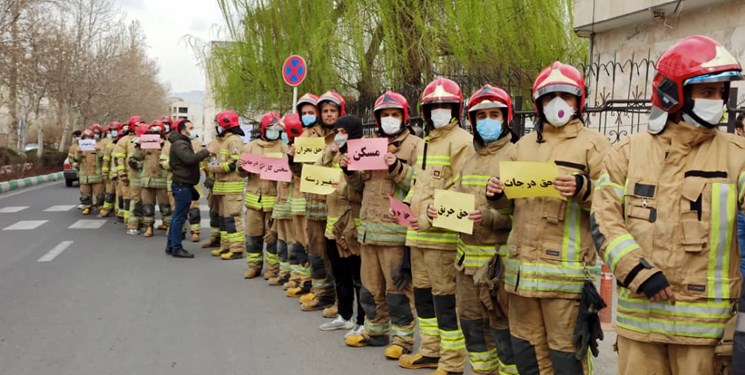 امضای تعهدنامه نتیجه مطالبه گری آتش نشانان کرجی