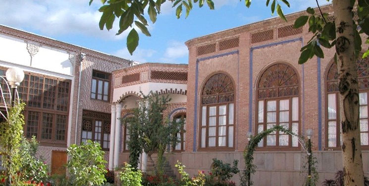 موزه سنجش تبریز/ ازساعت تاریخی امپراتور روم باستان تا تنه درخت ۵ میلیون ساله