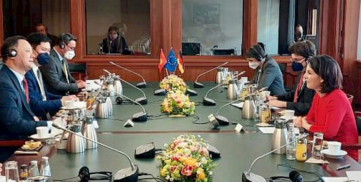«اوکراین» محور رایزنی وزیر امور خارجه قرقیزستان با همتای آلمانی