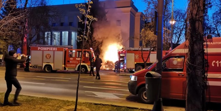 سفیر روسیه: هجوم خودرو به ساختمان سفارت در رومانی اساساً یک «حمله تروریستی» بود