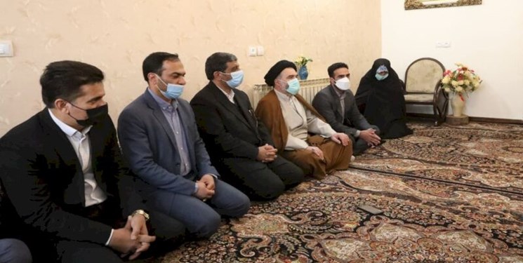 دیدار نماینده رئیس جمهور با خانواده شهید فرهاد طاهری در طالقان