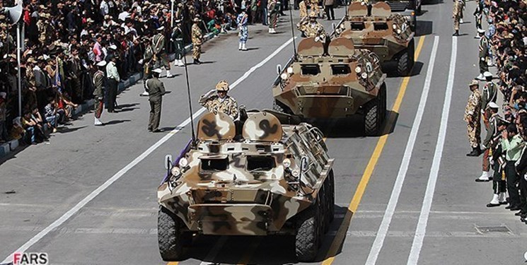 مراسم رژه خودرویی روز ارتش در کرمانشاه/ توانمندی‌های نظامی به نمایش گذاشته می‌شود