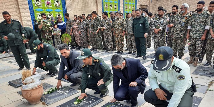 مزار شهدای شهرستان پیشوا گلباران شد