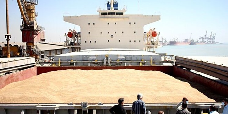 پهلودهی 10 کشتی حامل کالای اساسی در بندر شهید رجایی/ تخلیه نزدیک به 400 هزار تن گندم در اولین ماه سال