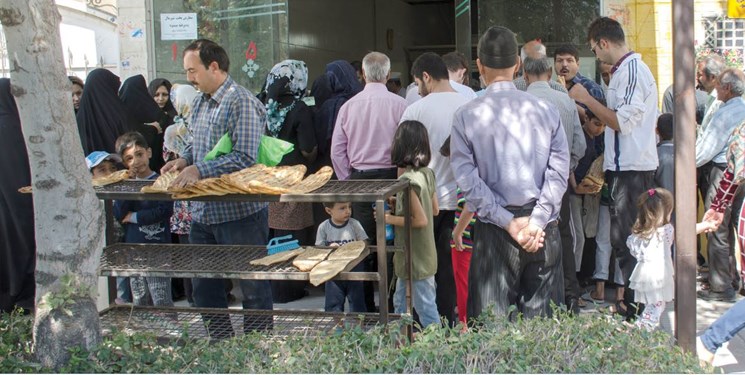 انتقاد معاون استاندار از تشکیل صف‌های طولانی نان در خوزستان/ لزوم افزایش سرانه آرد مصرفی