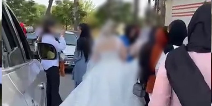 فستیوال «فشن شو عروس» در خیابان‌های بهارستان!/ نیروی انتظامی: 2 تالار پلمب و متهمان احضار شدند+فیلم