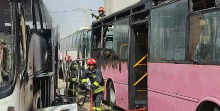 بر اثر حریق در گاراژ؛4 اتوبوس تخریب و 2 شهروند مصدوم شدند