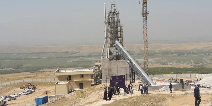کارخانه دولومیت  کلسینه نهاوند با حضور وزیر کار افتتاح شد