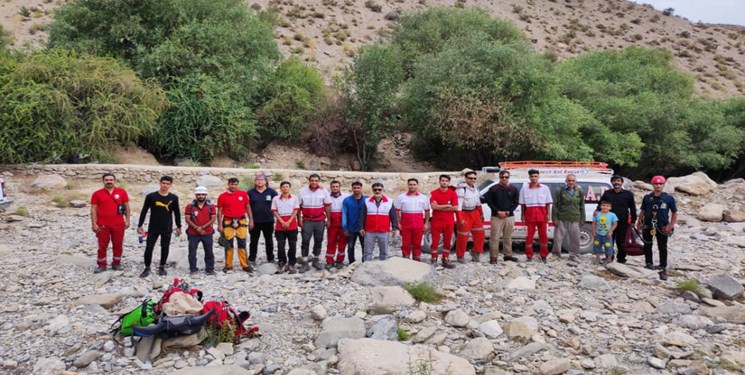 تکذیب مفقودی اکیپ 27 نفره کوهنوردان در شهداد کرمان/نجات ۲ کوهنورد در دره سکنج