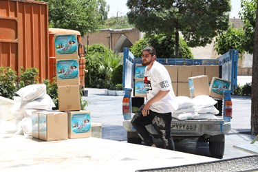 توزیع ۱۰۰ هزار بسته کمک مومنانه در استان تهران