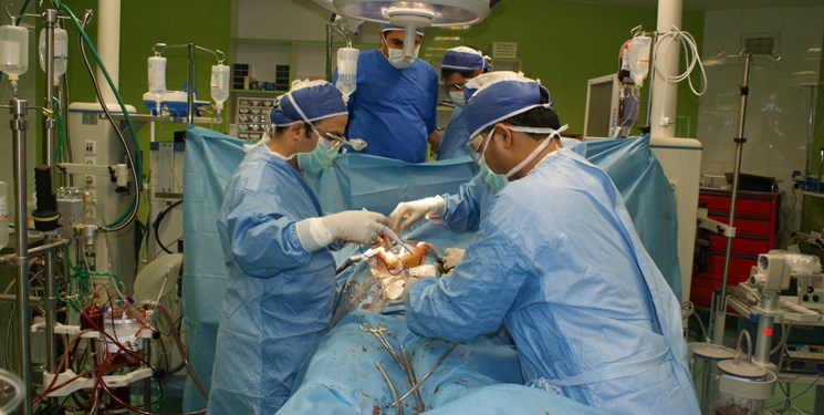 جراحی موفقیت‌آمیز تعویض و ترمیم سه دریچه قلب در کاشان