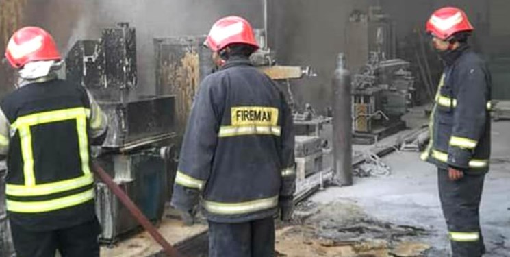 مهار آتش‌سوزی یک واحد تجاری در سمنان/ حادثه خسارت مالی زیادی برجای گذاشت