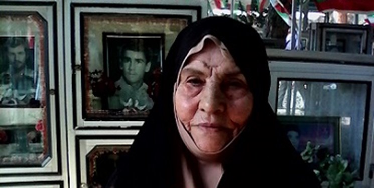 مادر شهیدان بوربور پس از 40 سال دوری به فرزندان شهیدش پیوست