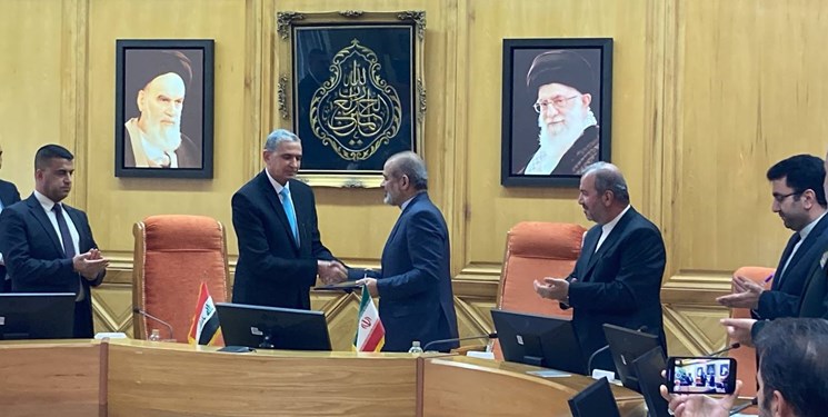 وزرای کشور ایران و عراق تفاهم نامه دوجانبه امضاء کردند