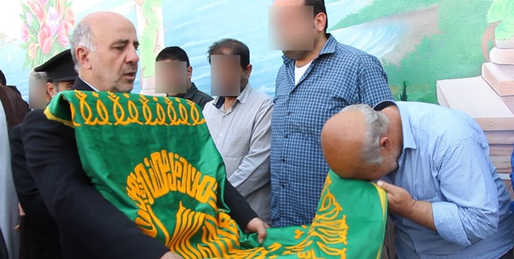 ۴ زندانی مالی در روز میلاد امام رئوف(ع) به آغوش خانواده بازگشتند