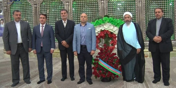 وزیر فرهنگ جمهوری آذربایجان به مقام شامخ امام خمینی(ره) ادای احترام کرد