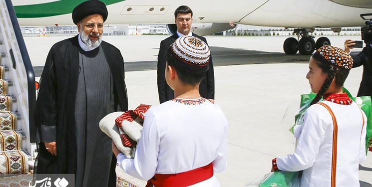 رئیس جمهور وارد ترکمنستان شد