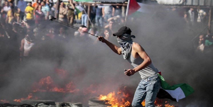 یک نظرسنجی: اکثریت فلسطینی‌ها حامی مبارزه مسلحانه و برکناری محمود عباس هستند