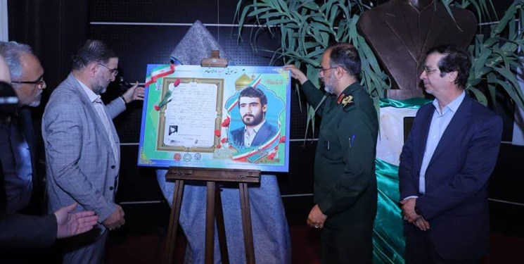 رونمایی از یادمان شهید مولوی و سند هویتی شهید بابا احمدی در شهرداری قم