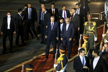 استقبال جواد اوجی وزیر نفت از رجب طیب اردوغان رئیس‌جمهور ترکیه در فرودگاه مهرآباد