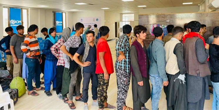 بازگشت نزدیک به 1000 مهاجر افغان به کشورشان در روز گذشته
