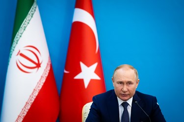 ولادیمیر پوتین رئیس جمهور روسیه در کنفرانس خبری اجلاس سه جانبه آستانه