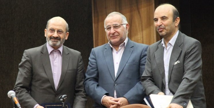 برگزاری آیین امضای تفاهم نامه «ارتقا مهارت‌های کسب و کار و کارآفرینی در سطح دانش آموزی» در دانشگاه شریف