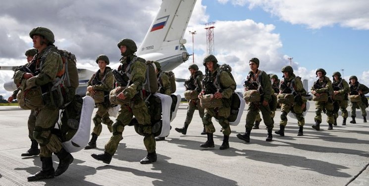 رزمایش چتربازان ارتش سوریه با پوشش هوایی روسیه