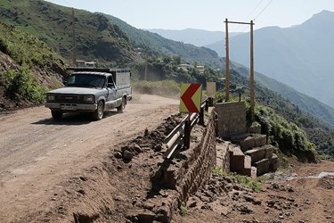 خطر ريزش پل در بخش مرزن آباد 