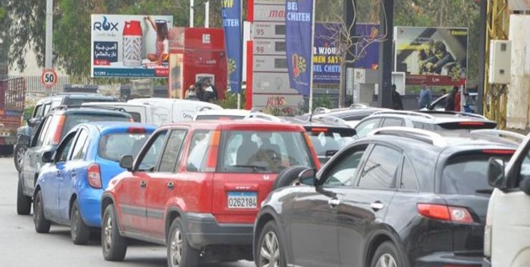 بازگشت صف‌های طولانی مقابل پمپ بنزین‌ها در لبنان