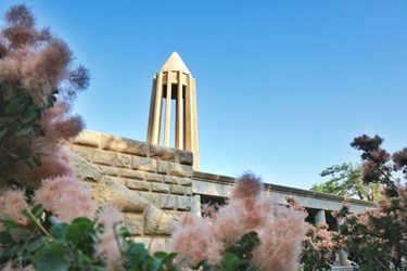 برگزاری آیین ادای احترام به مقام بوعلی سینا در همدان 