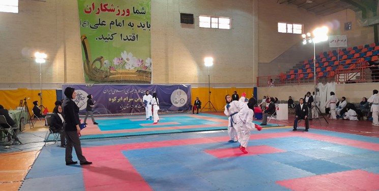 برگزاری رقابت های برترین‌های کاراته دختران ایران در یزد